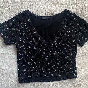 Brandy Melville Amara Wrap Top 🎀